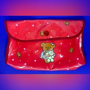 🌺SOLD🌺 
Vintage Sanrio rare Robearta Bear vinyl pouch '86